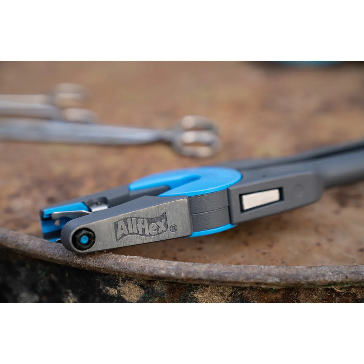 UTT3S Tag Applicator 5 UTT3S Tag Applicator - Image 3